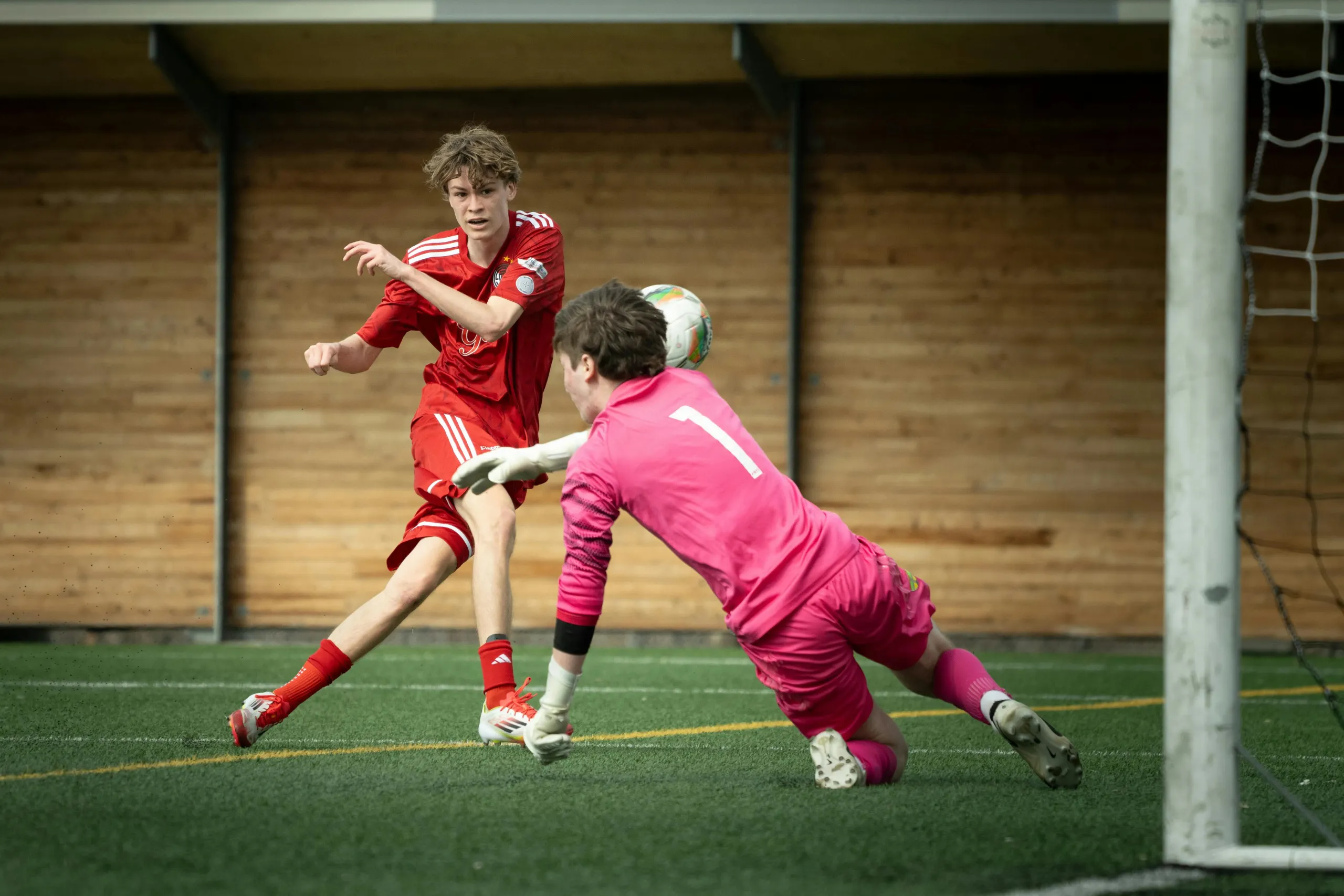 Fotografía deportiva profesional - Fútbol en acción - Enfocarte.